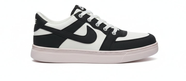 Nike Sneaker - Black And White