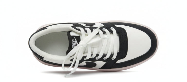 Nike Sneaker - Black And White
